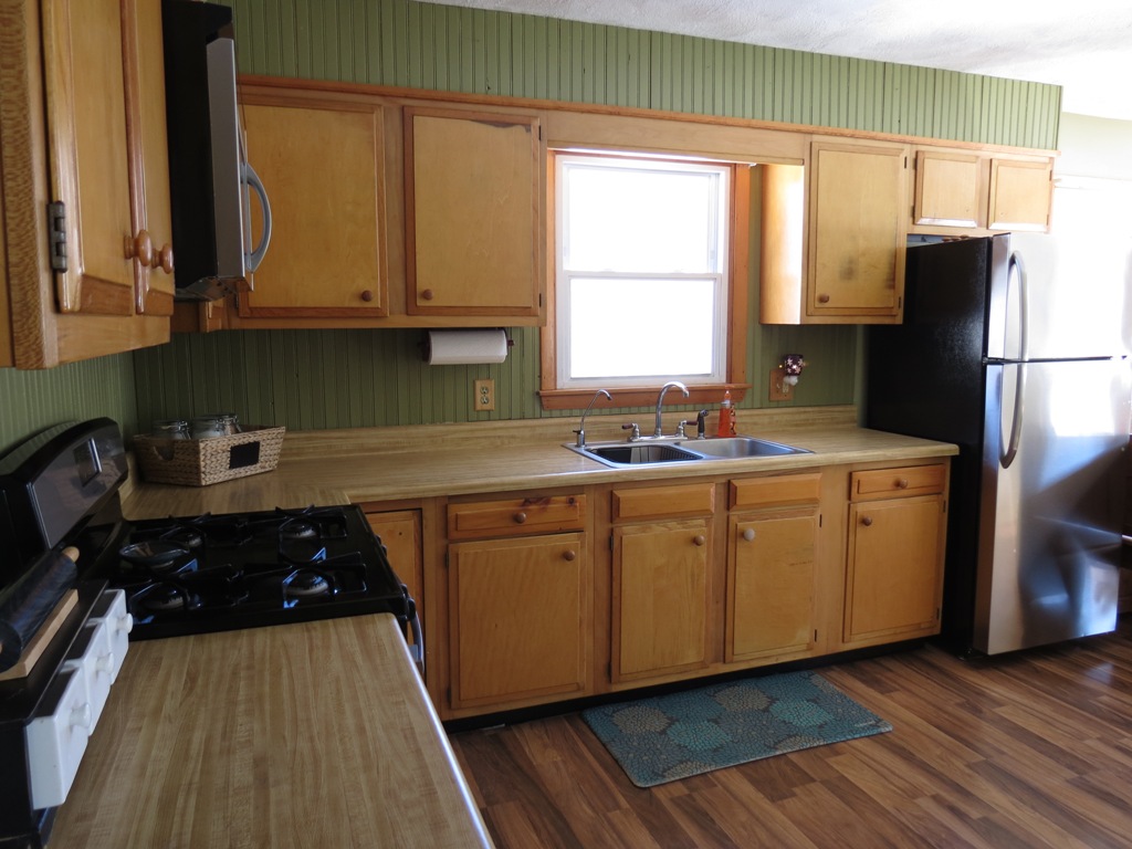 30 Back Road, Fairfield, ME 04937