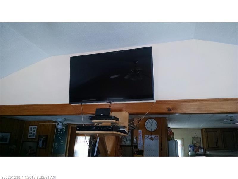 172 Dutch Gap RD, Chesterville, ME 04938