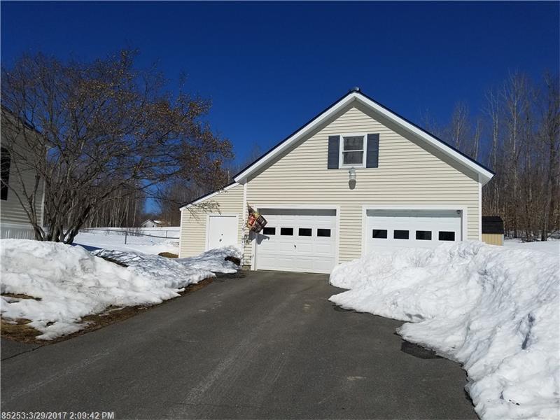 127 Galilee RD, Farmington, ME 04938