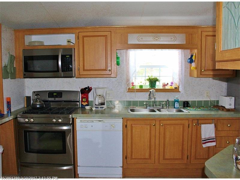 130 Earl RD, Farmington, ME 04938