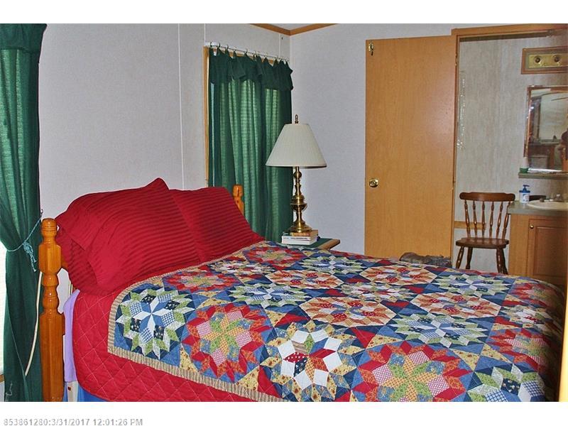 130 Earl RD, Farmington, ME 04938