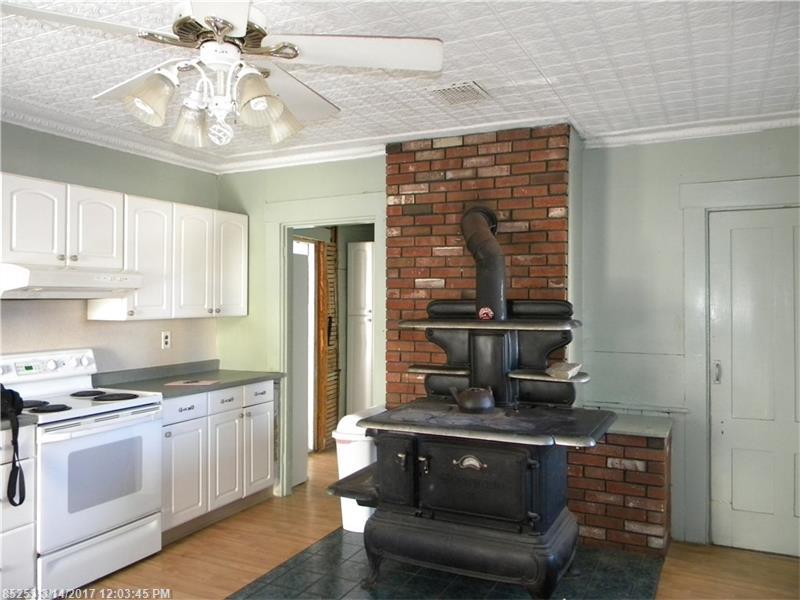 116 Quebec ST, Farmington, ME 04938