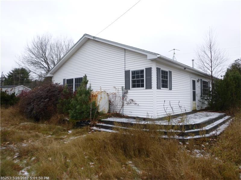 2 Spruce ST, Madison, ME 04950