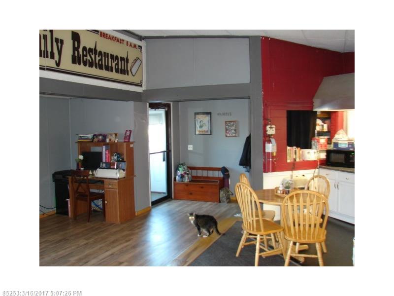3 Old Point AVE, Madison, ME 04950
