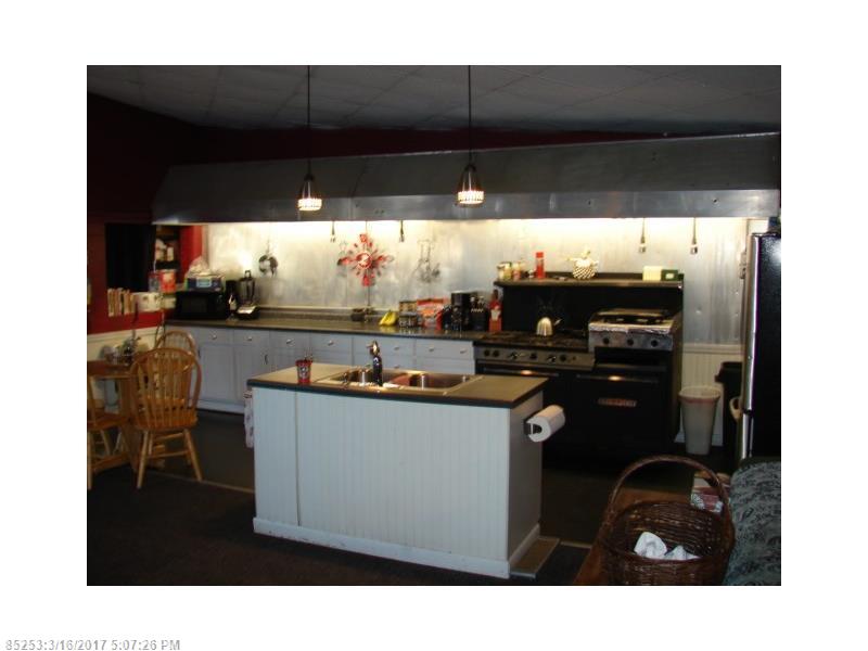 3 Old Point AVE, Madison, ME 04950