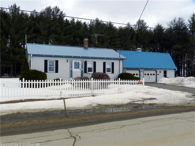 693 Durham Bridge RD, Newport, ME 04953