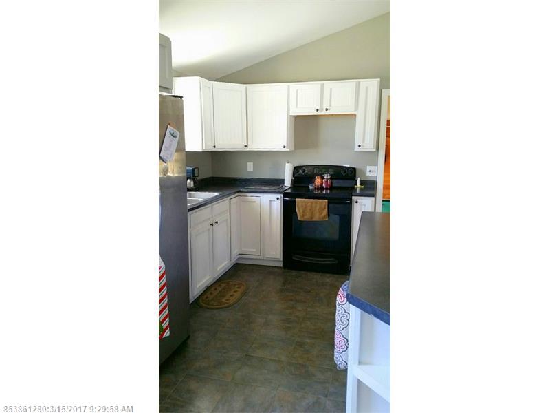 22 Starks RD, New Sharon, ME 04955