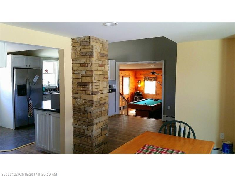 22 Starks RD, New Sharon, ME 04955
