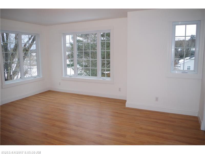 11 Pike AVE, Searsport, ME 04974