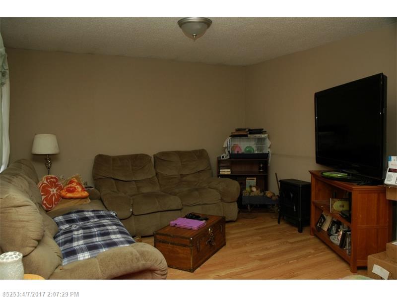29 Chestnut ST, Skowhegan, ME 04976