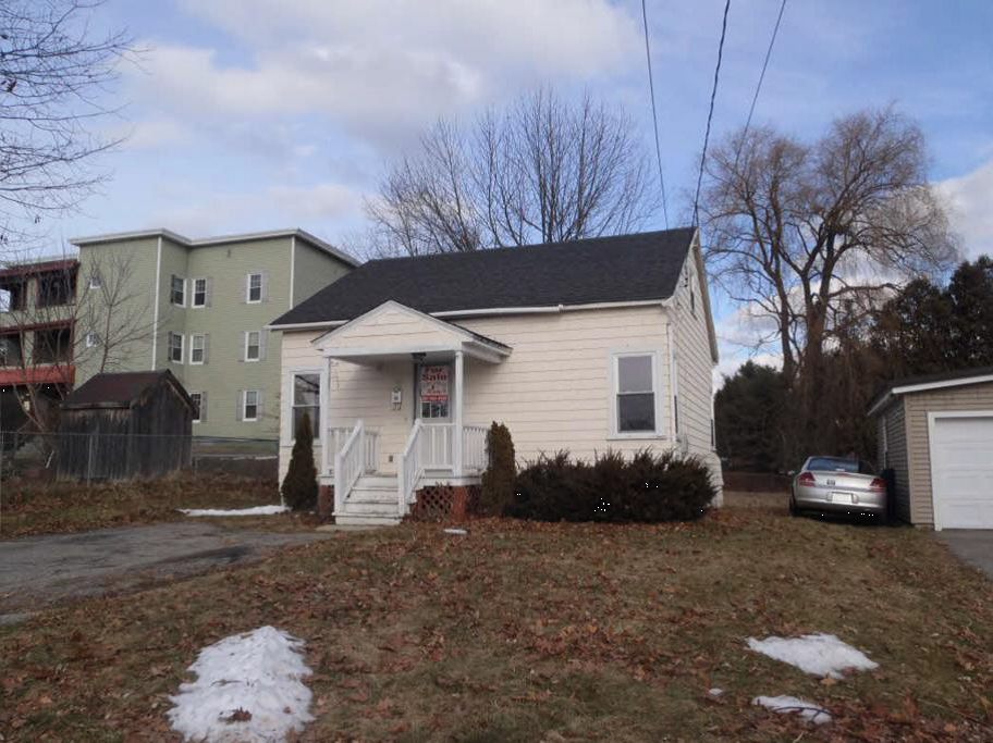 10 Turgeon StLewiston, ME, 04240Androscoggin County