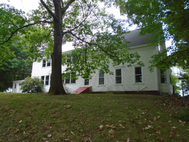 42 Knapp StLivermore Falls, ME, 04254Androscoggin County