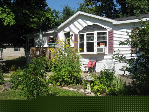 Kingsbrook Estates 616 Fenwick LaneAlmont, MI 48003