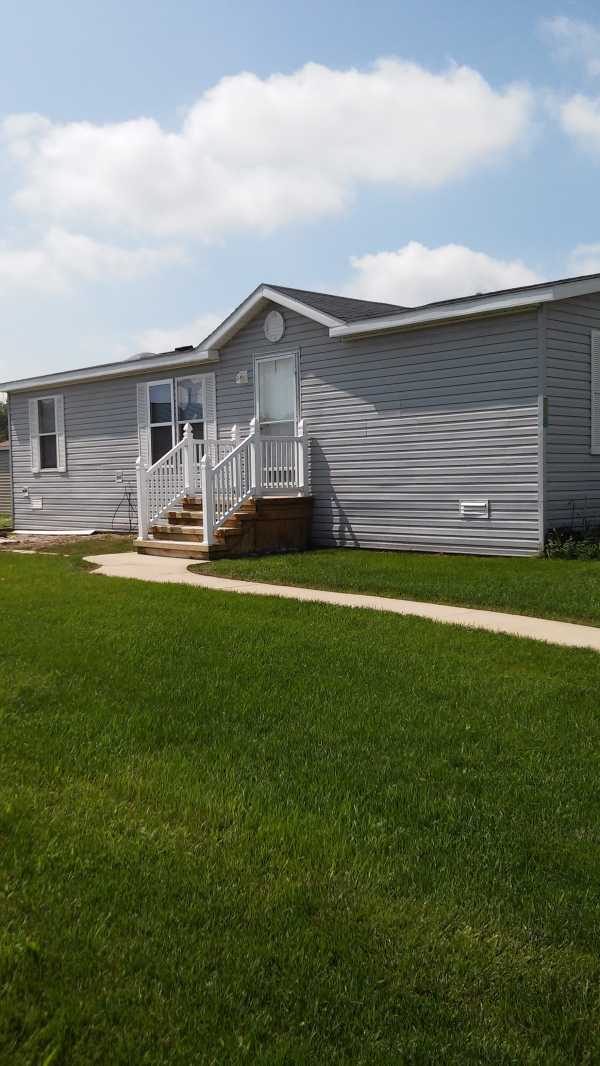 Hunters Crossing 281 Mallard LaneCapac, MI 48014