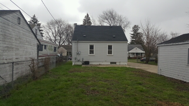 23019 Beechwood AvEastpointe, MI, 48021Macomb County