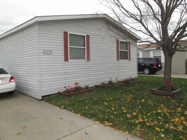 Silver Springs 23127 Fountain DrClinton Township, MI 48036