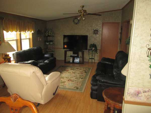 Silver Springs 23127 Fountain DrClinton Township, MI 48036