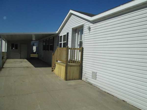 Silver Springs 23271 Fountain DrClinton Township, MI 48036