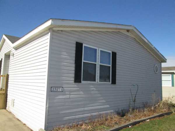Silver Springs 23271 Fountain DrClinton Township, MI 48036