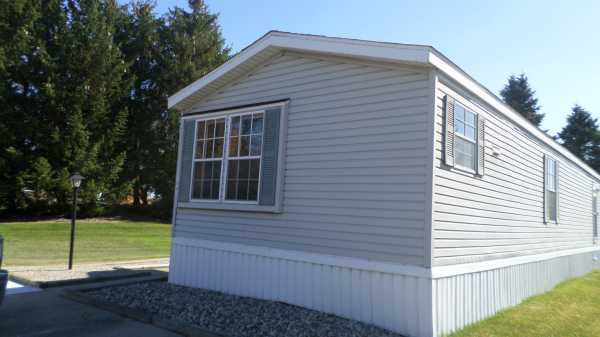 Camelot Villa 17042 CanmoreMacomb, MI 48044