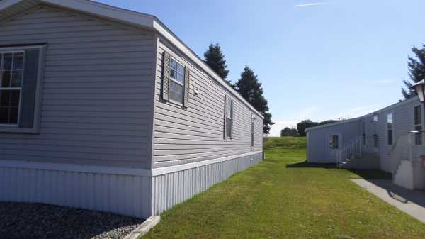 Camelot Villa 17042 CanmoreMacomb, MI 48044