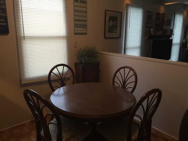 Camelot Villa 16683 BucknerMacomb, MI 48044