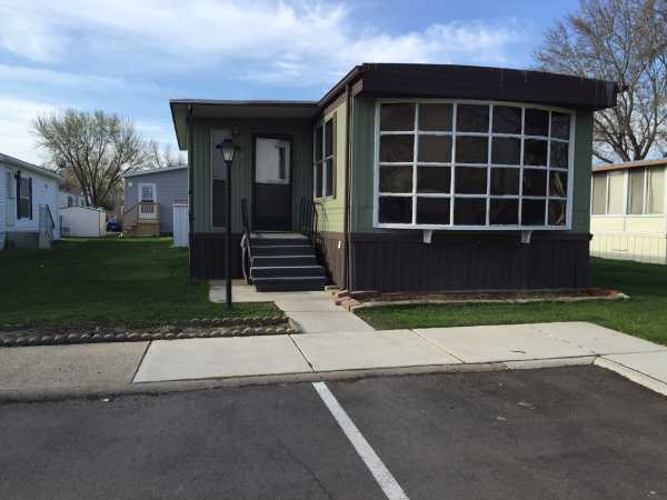 Camelot Villa 17042 NorthallMacomb, MI 48044