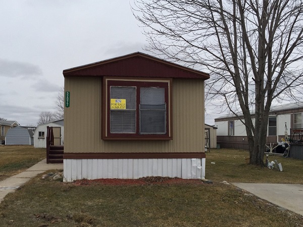Carriage Way 52077 Williamsburg LaneChesterfield, MI 48051