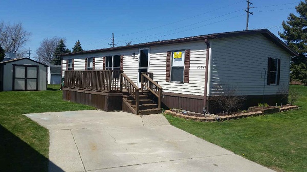 Carriage Way 52949 Warwick CourtChesterfield, MI 48051