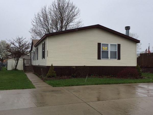 Carriage Way 52225 Lexington LaneChesterfield, MI 48051