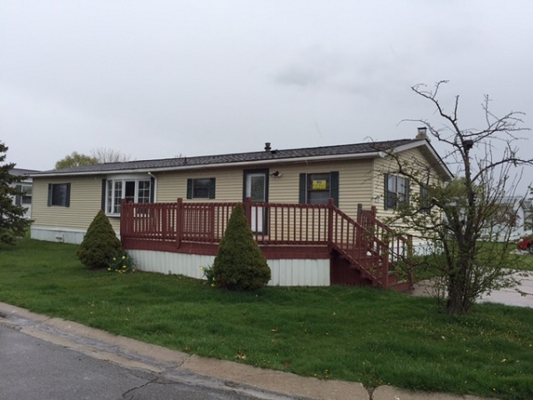 Carriage Way 29587 Danbury CourtChesterfield, MI 48051