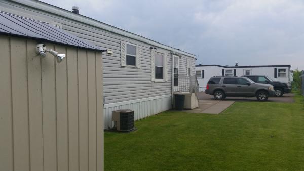 Leslie's Mobile Home Village 25214 Gratiot Ave.Lot 82Roseville, MI 48066