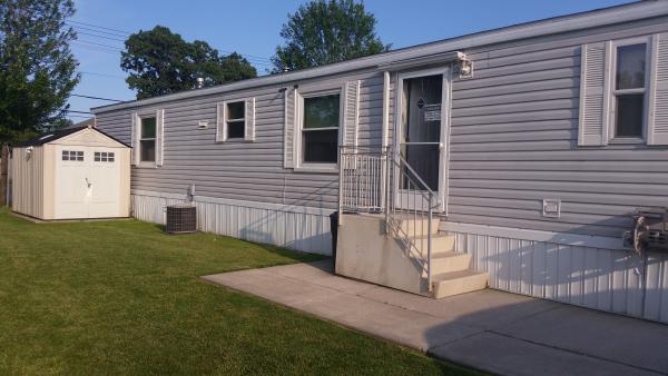 Leslie's Mobile Home Village 25214 Gratiot Ave.Lot 82Roseville, MI 48066
