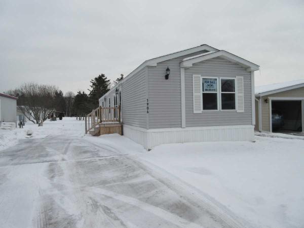 Somerset Meadows 1906 MorningstarKimball, MI 48074