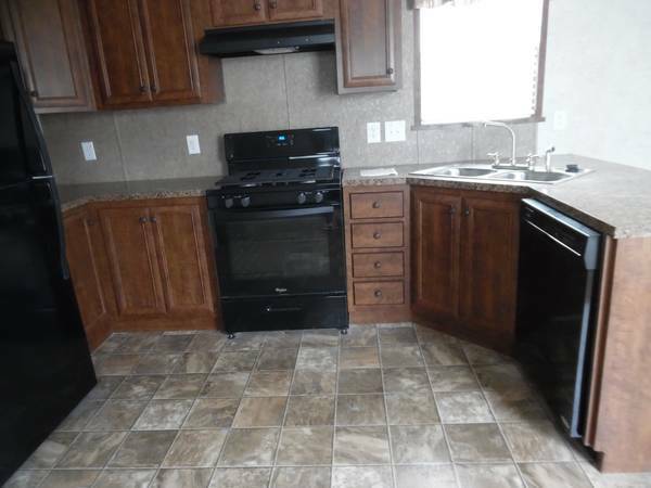 Lafayette Place 954 Cour RettaWarren, MI 48091