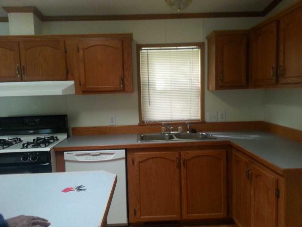 Belle Villa Lake71 Menlo Park DrBelleville, MI 48111