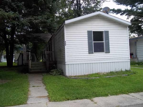 Holiday Woods 300 MulberryBelleville, MI 48111