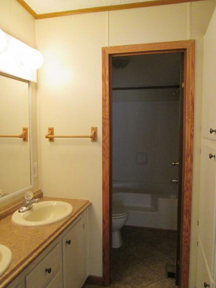 Deerfield Estates 26381 Dakota LaneFlat Rock, MI 48134