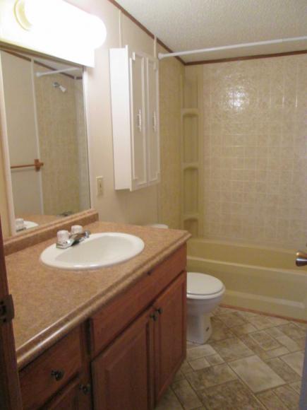 Deerfield Estates 26381 Dakota LaneFlat Rock, MI 48134