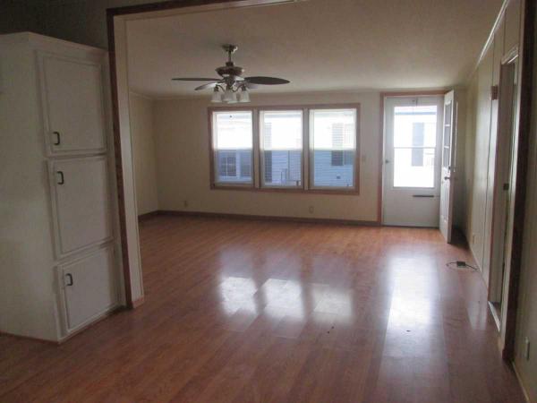Deerfield Estates 26323 Dakota LaneFlat Rock, MI 48134