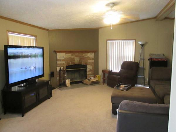 Deerfield Estates 25876 Frontier CircleFlat Rock, MI 48134