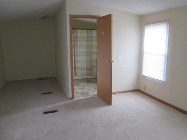 Deerfield Estates 26055NavahoFlat Rock, MI 48134