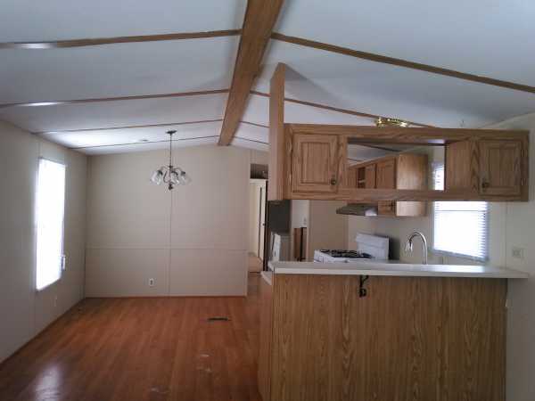 Country Meadows 29197 TanglewoodFlat Rock, MI 48134