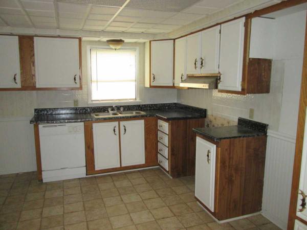 Deerfield Estates 25039 DeerCreek DrFlat Rock, MI 48134