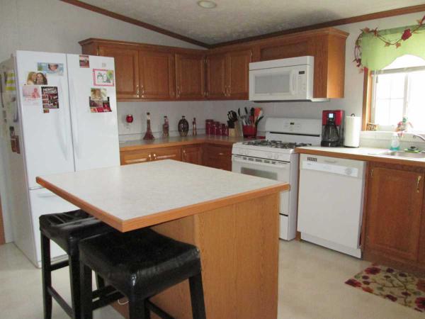 Deerfield Estates 25412 Frontier CircleFlat Rock, MI 48134