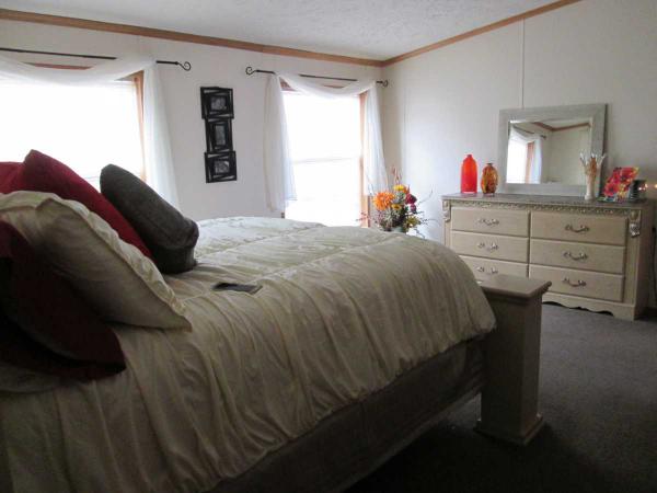 Deerfield Estates 25412 Frontier CircleFlat Rock, MI 48134