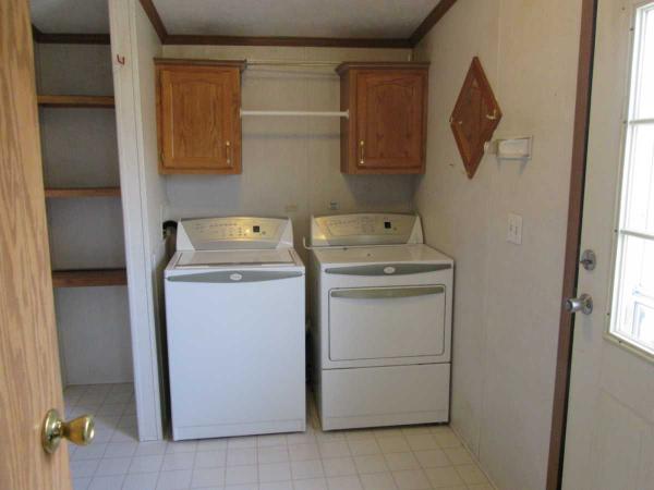 Deerfield Estates 25218 Caynon CircleFlat Rock, MI 48134