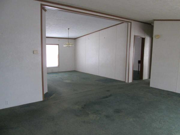 Deerfield Estates 25218 Caynon CircleFlat Rock, MI 48134