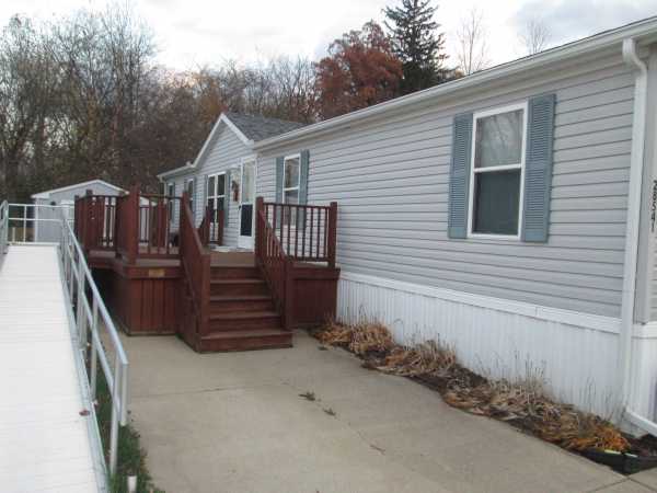 Country Meadows 28541 SpruceFlat Rock, MI 48134