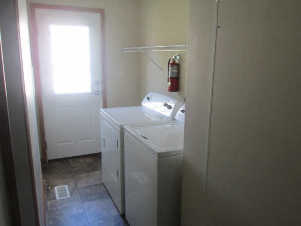Country Meadows 28583 ParkviewFlat Rock, MI 48134